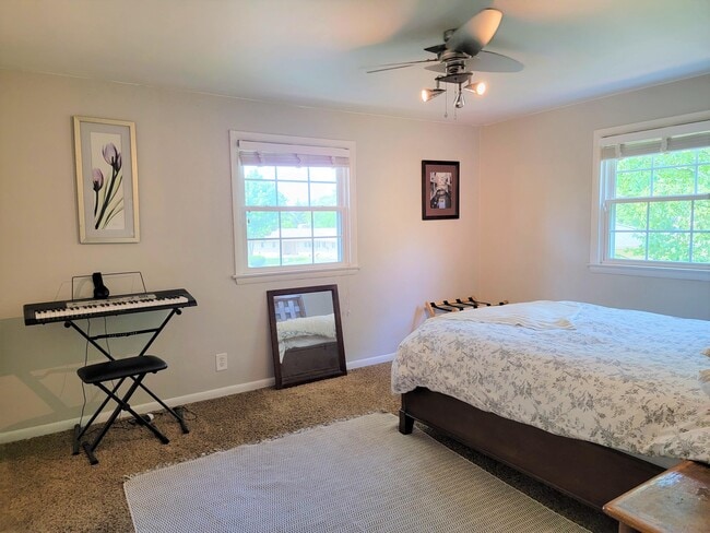 Building Photo - 16840 Fairview Ct