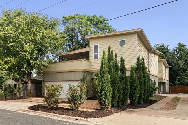 Building Photo - 1608 Haskell St