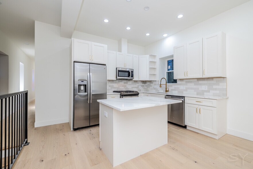 Primary Photo - 1830 S Peoria St