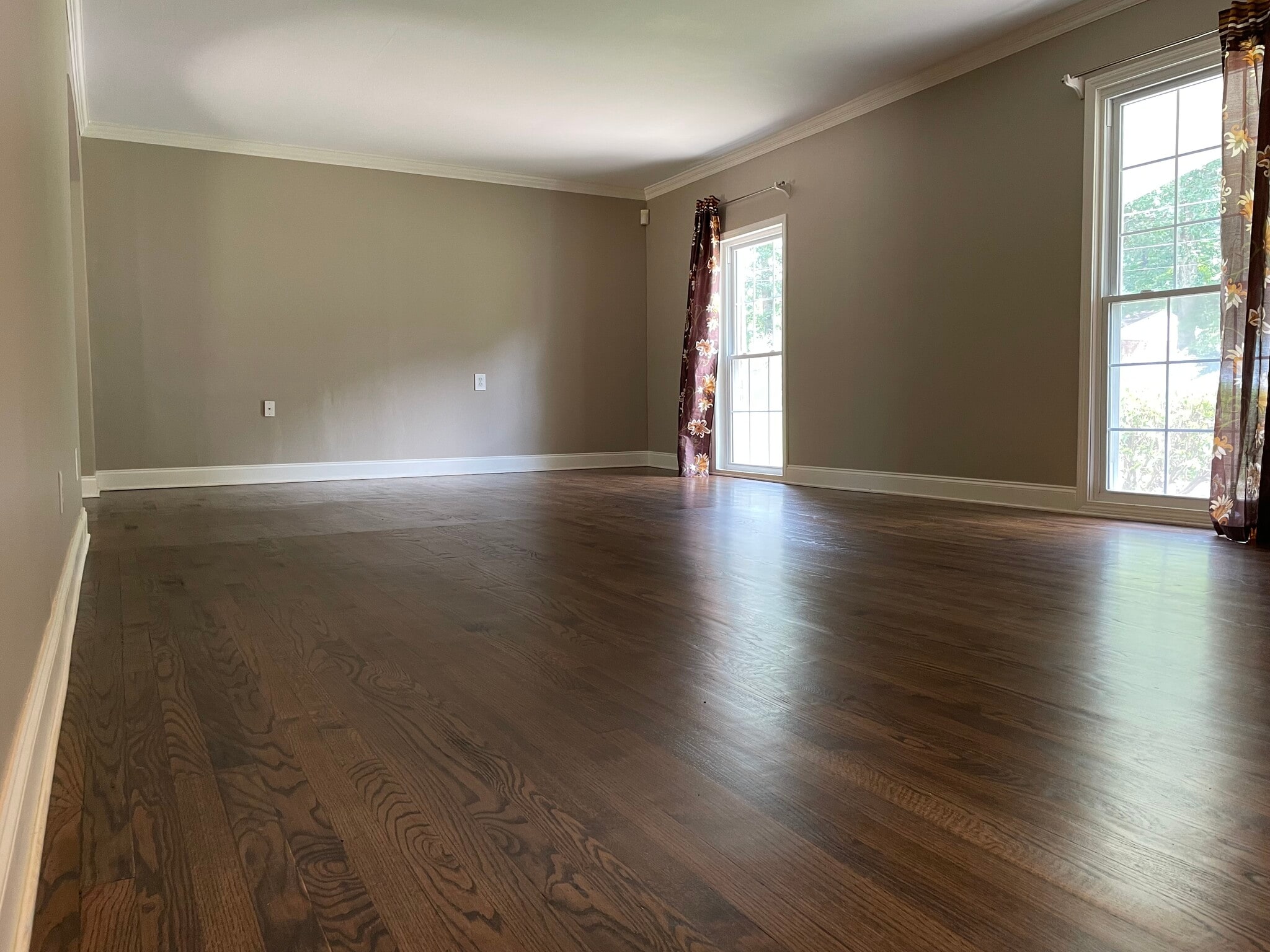 Building Photo - 956 Seville Dr