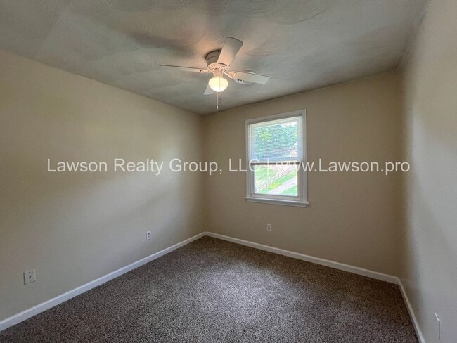 Building Photo - Cozy and Clean on a Cul De Sac-Move In Ready!
