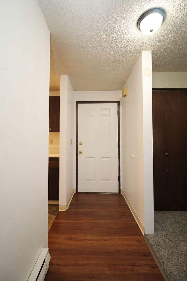 Building Photo - 5704 SW Beaverton Hillsdale Hwy