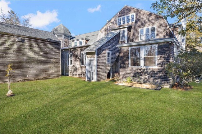 Building Photo - 31 Cranston Ave