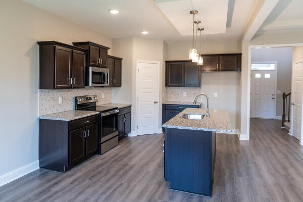 Building Photo - 2402 Bucklin Dr