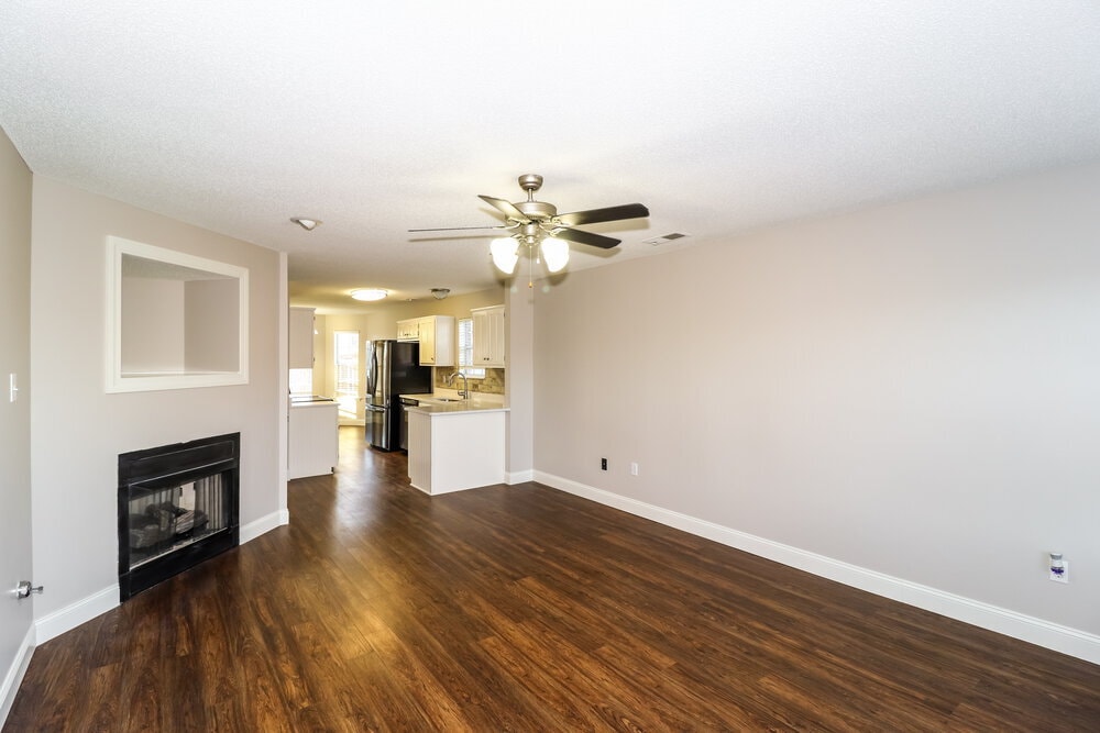 Building Photo - 145 Penny Ln