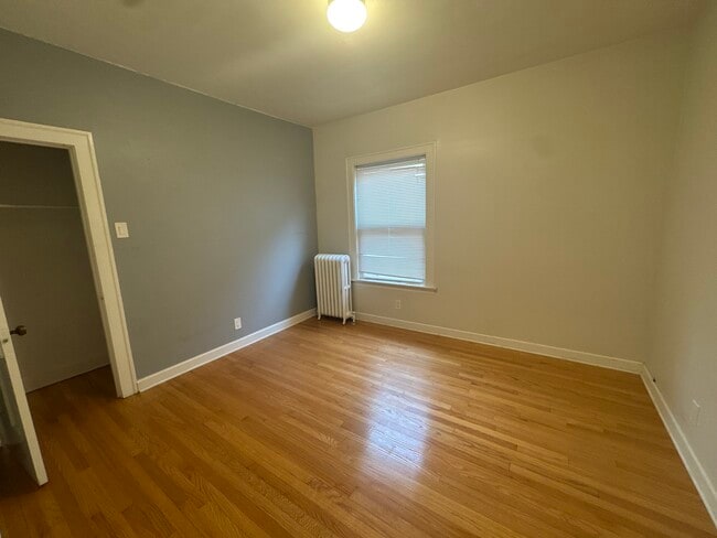 Building Photo - 6208 N Artesian Ave