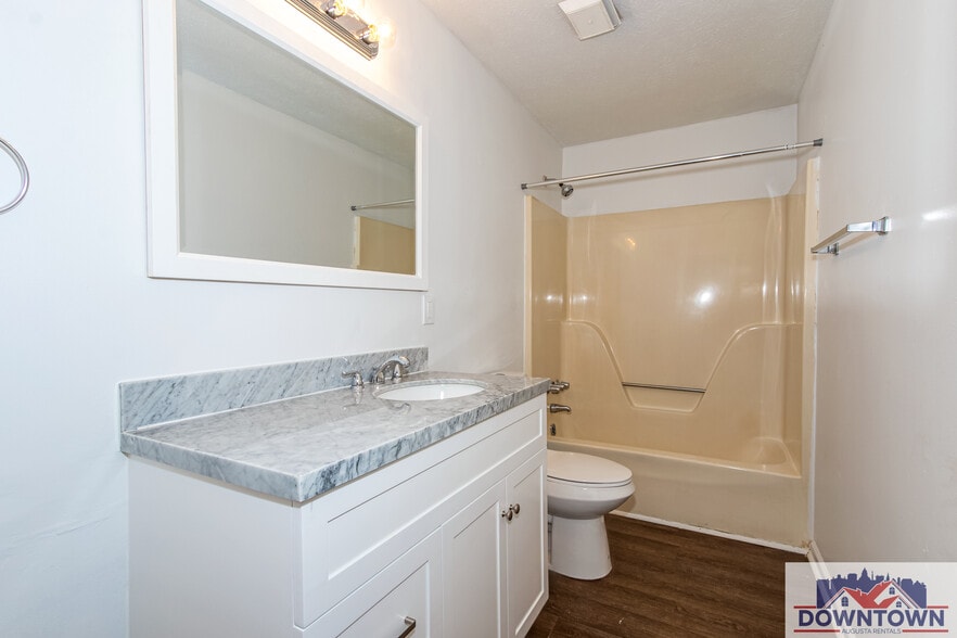 Building Photo - 224 Patton Dr