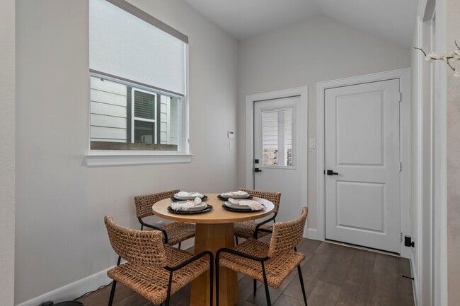 Building Photo - 9555 Neuens Rd