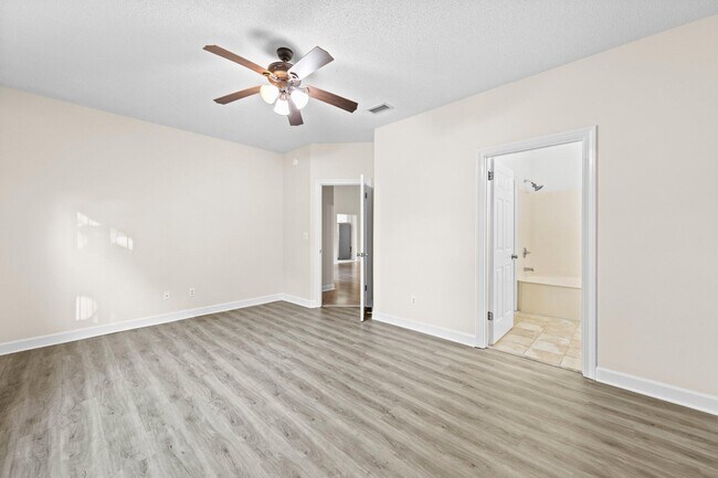 Building Photo - 1472 The Crossings