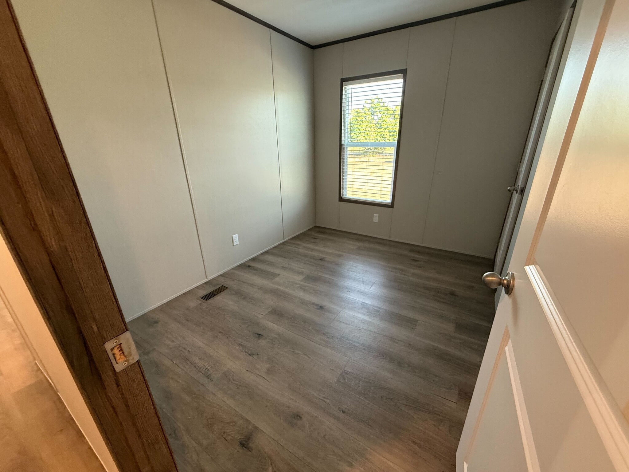 Building Photo - 139 Ponderosa Way