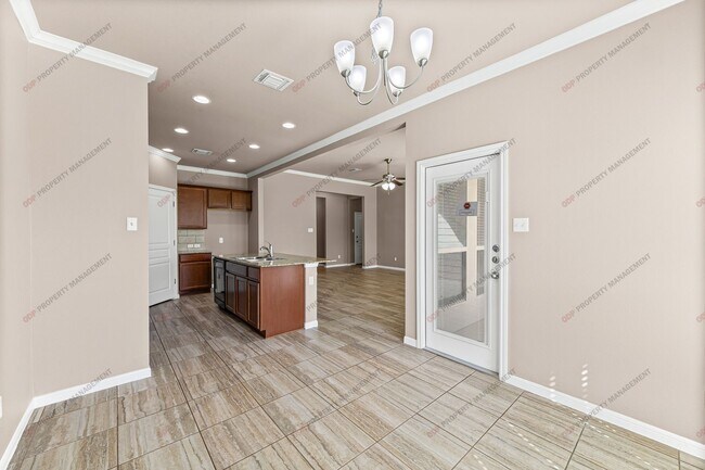 Building Photo - 3 Bedroom- 2 Bathroom in Hills of Westwood