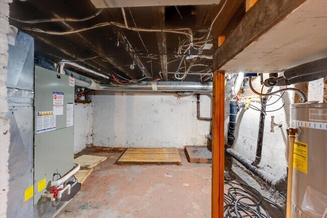 Building Photo - 657 22nd Ave