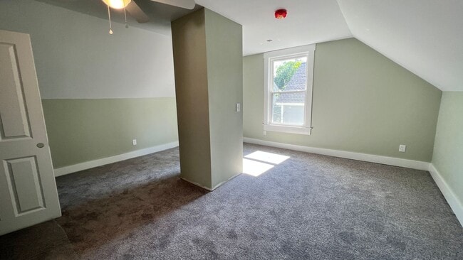 Building Photo - 24-28 Hill St