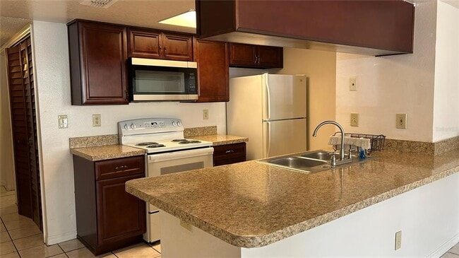 Building Photo - 5015 Laguna Bay Cir