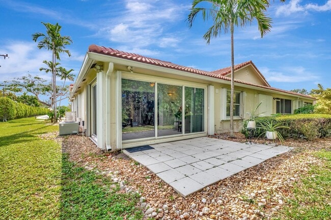 Building Photo - 14211 W La Sedona Cir