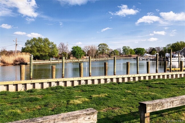 Building Photo - 30 River Rd