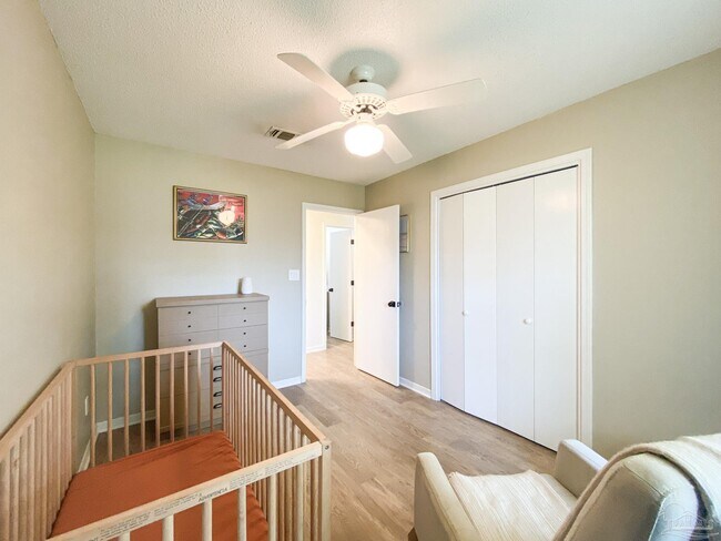 Building Photo - 11920 Longwood Dr