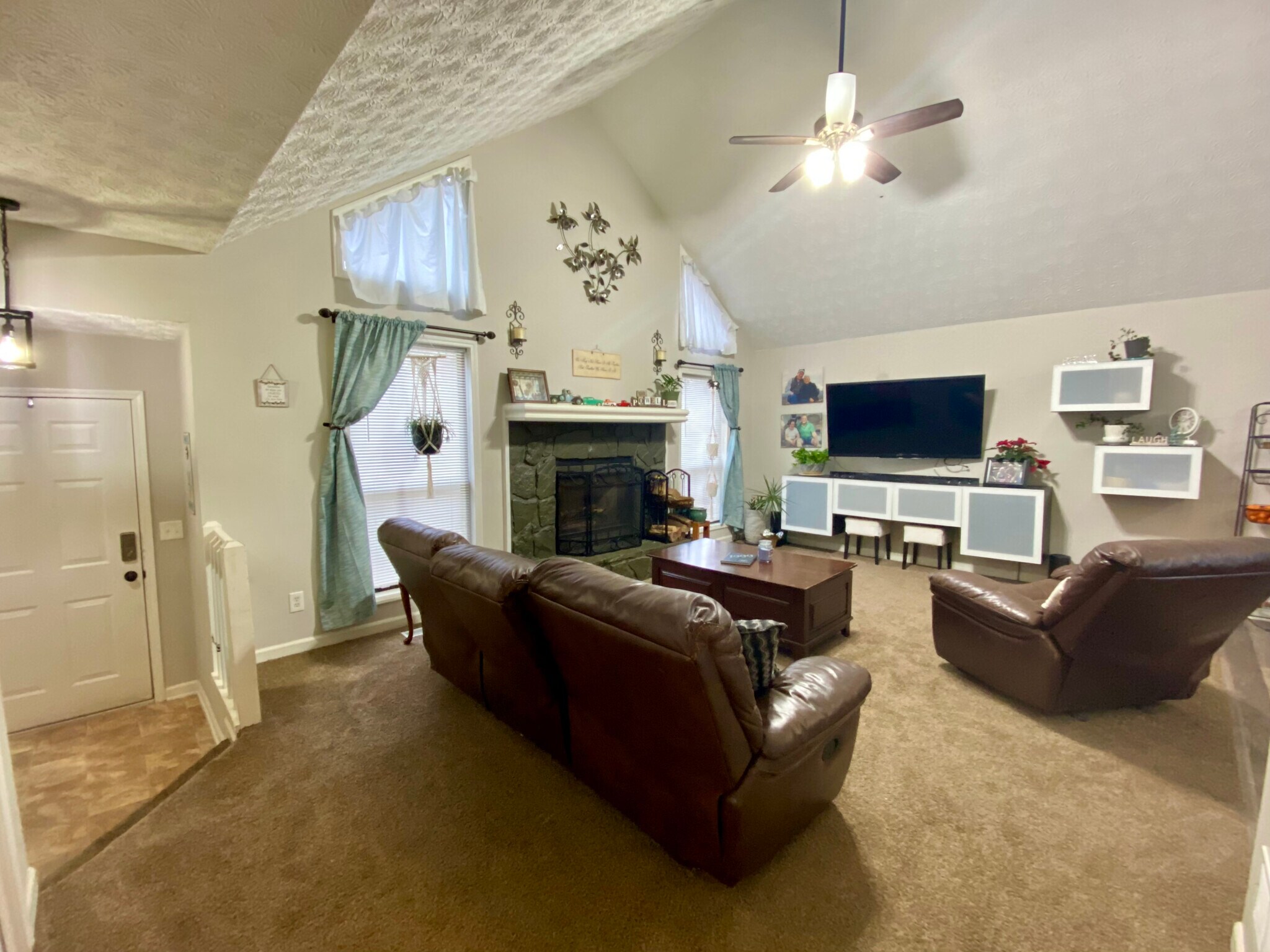 Building Photo - 1095 Mountain Springs Dr NW