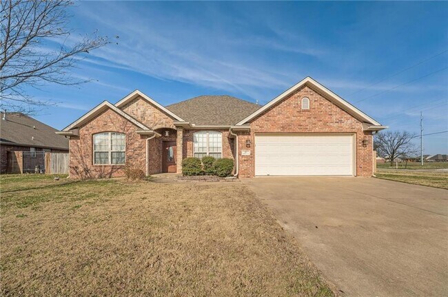 Building Photo - 102 Skinner St