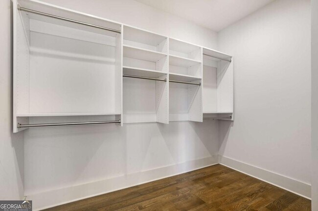 Building Photo - 160 4th St