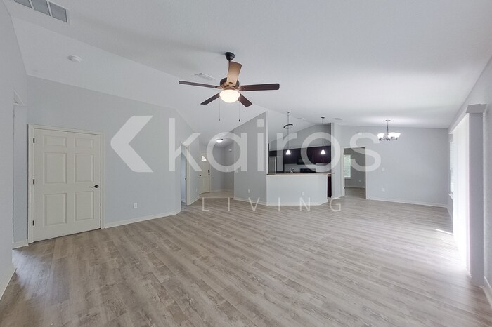 Building Photo - 8790 SW 135th Pl