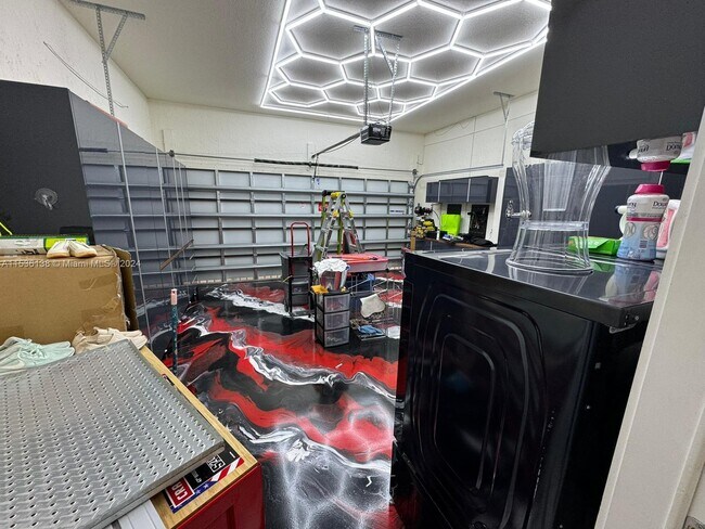 Building Photo - 8865 NW 160th Ter