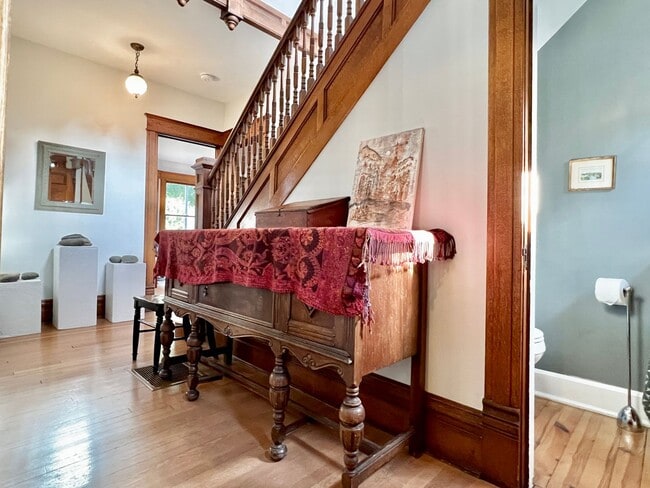 Building Photo - Victorian Gem in the Heart of Downtown – F...