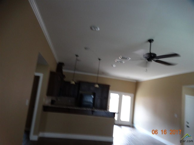 Building Photo - 5056 Shiloh Village Dr