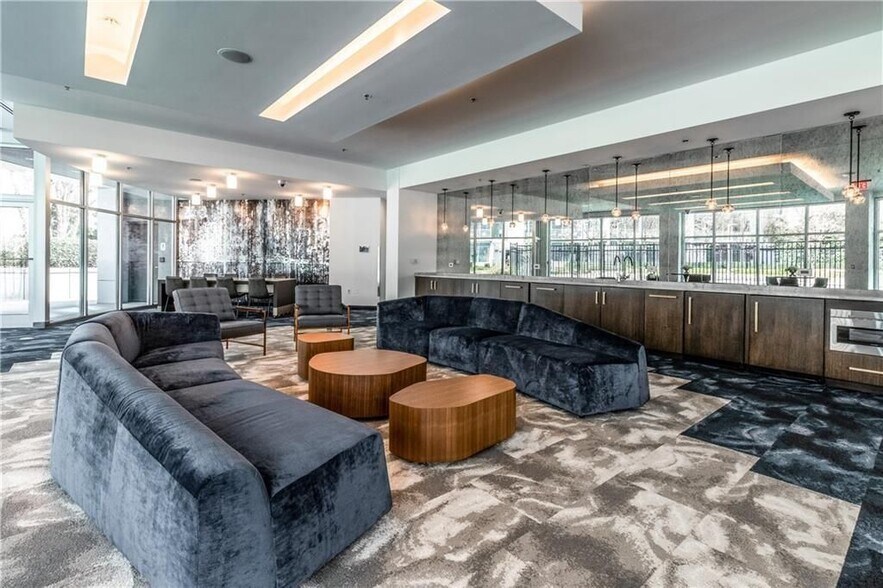 Building Photo - 44 Peachtree Pl NE