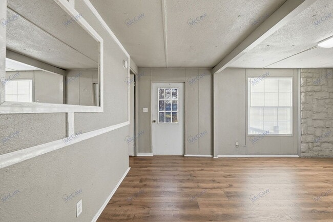 Building Photo - 1307 Oakridge Rd