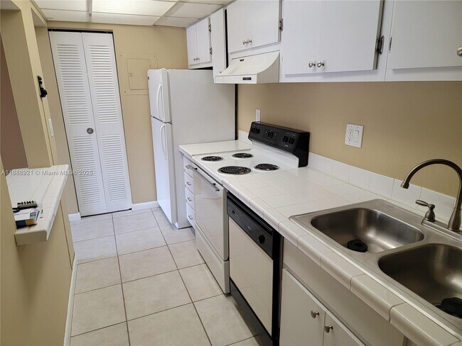 Building Photo - 4440 NW 79th Ave