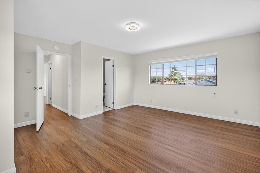 Building Photo - 15202 Florwood Ave