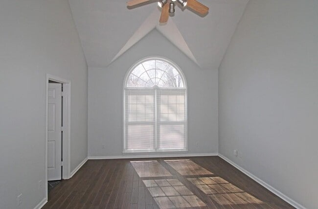 Building Photo - 303 Leeward Walk Ln