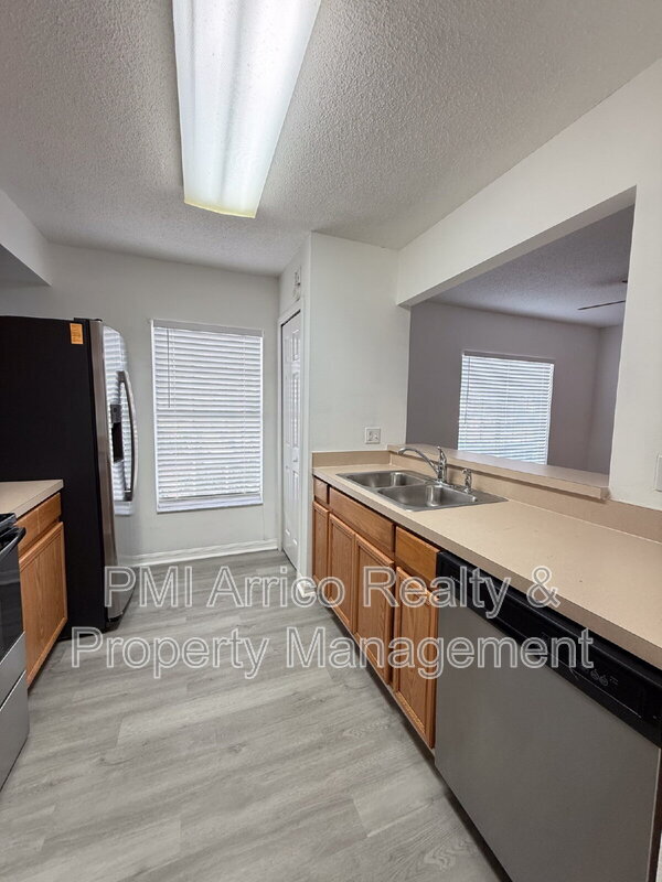 Building Photo - 7328 E Bank Dr