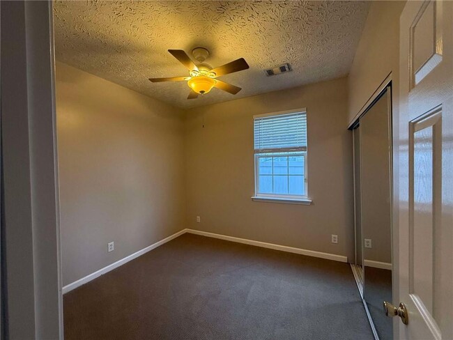 Building Photo - 128 Windcroft Ln NW