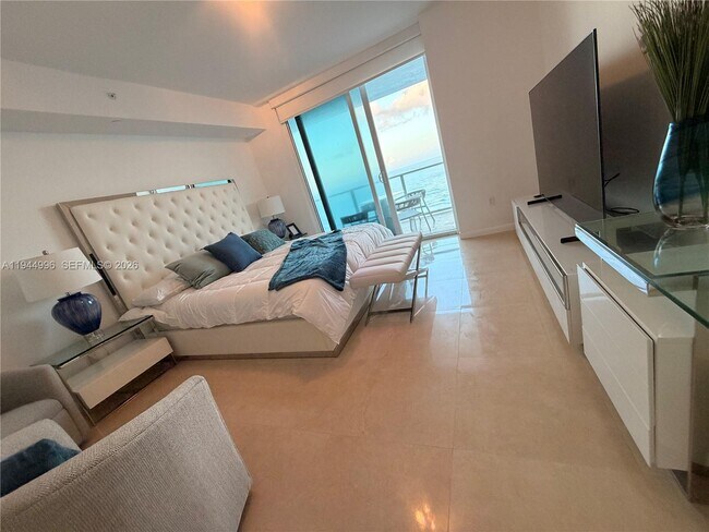 Building Photo - 3951 S Ocean Dr