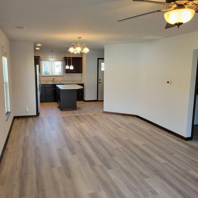 Building Photo - 3807 Windslow Dr