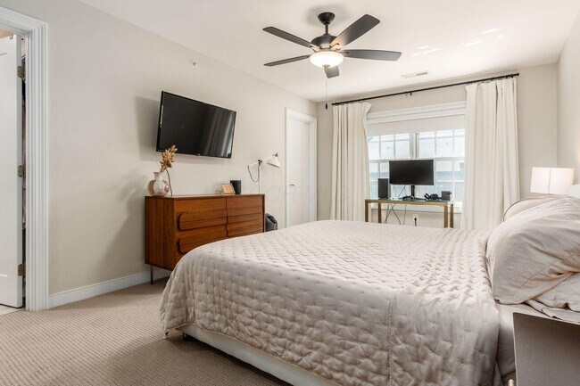 Building Photo - 90 Normandy Ave