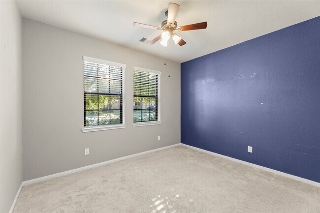 Building Photo - 5531 Drumlin Field Way