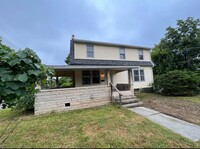 Building Photo - 328 S Arbutus Dr