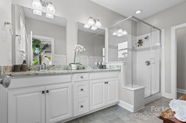 Building Photo - 2613 Statesville Ave