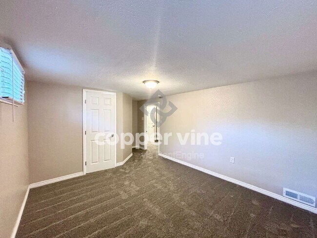 Building Photo - 6628 Eaton St