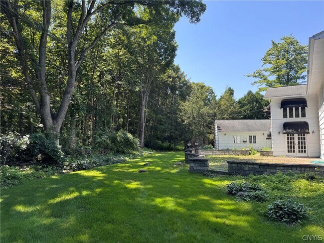 Building Photo - 112 Old Farm Rd