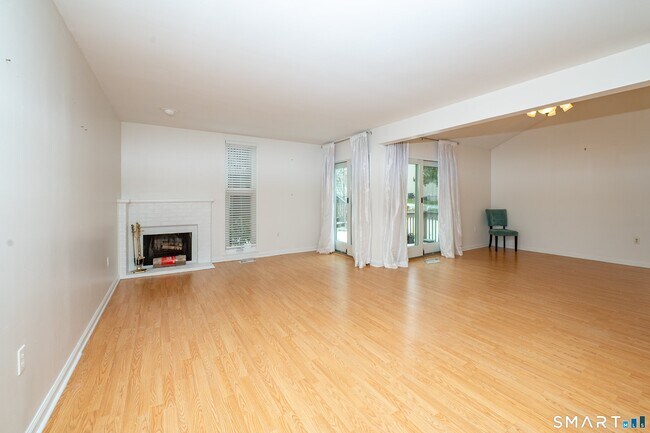 Building Photo - 42 Monticello Dr