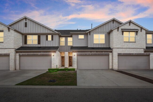 Building Photo - 602 Caterpillar Ln