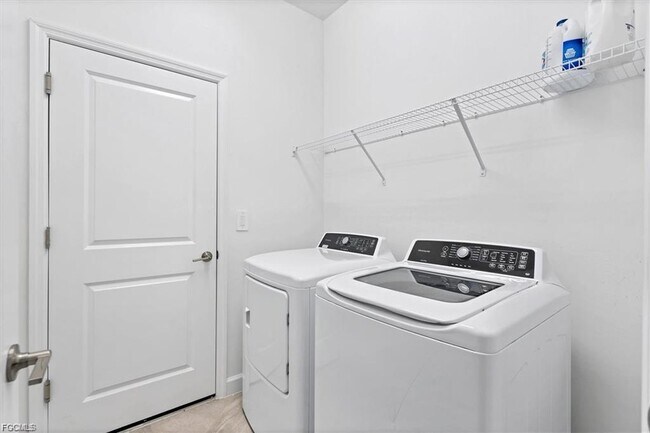 Building Photo - 14003 Pine Lodge Ln