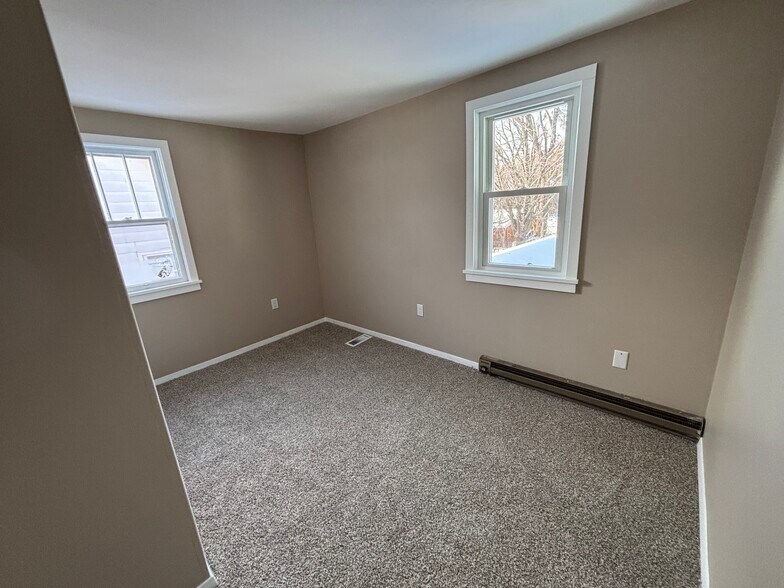 Building Photo - 311 Main St