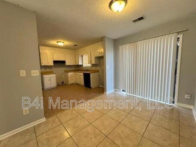 Building Photo - 8103 Creekstone Ct