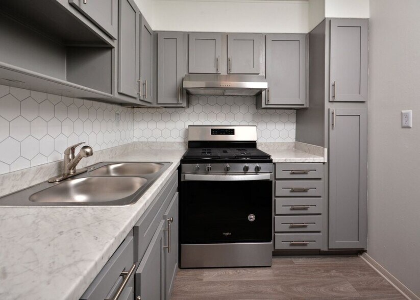 Primary Photo - Chateau Apartments - Newly Renovated