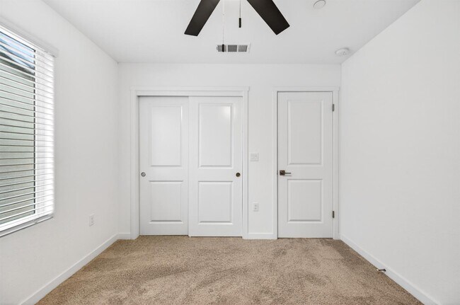 Building Photo - 317 Talus Wy S